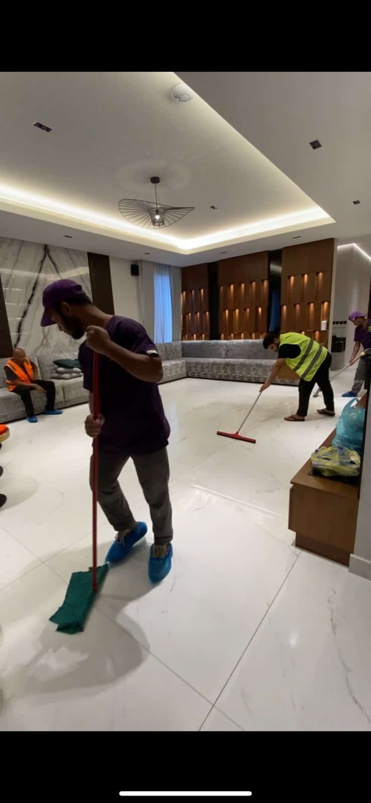 تنظيف وتلميع أرضيات فيلا في جدة — يونيك كلين